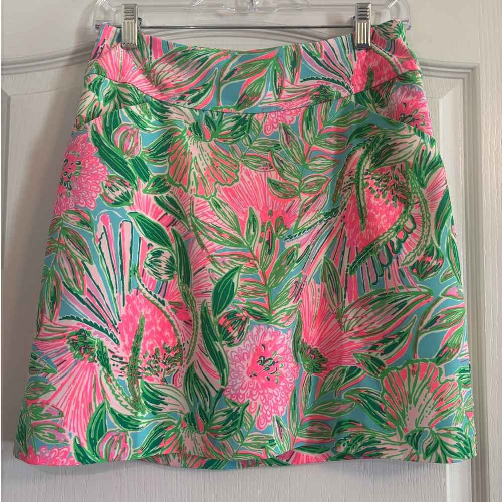 Lilly Pulitzer Jonas skort size 4. Blue Horizon Coming in Hot. great condition